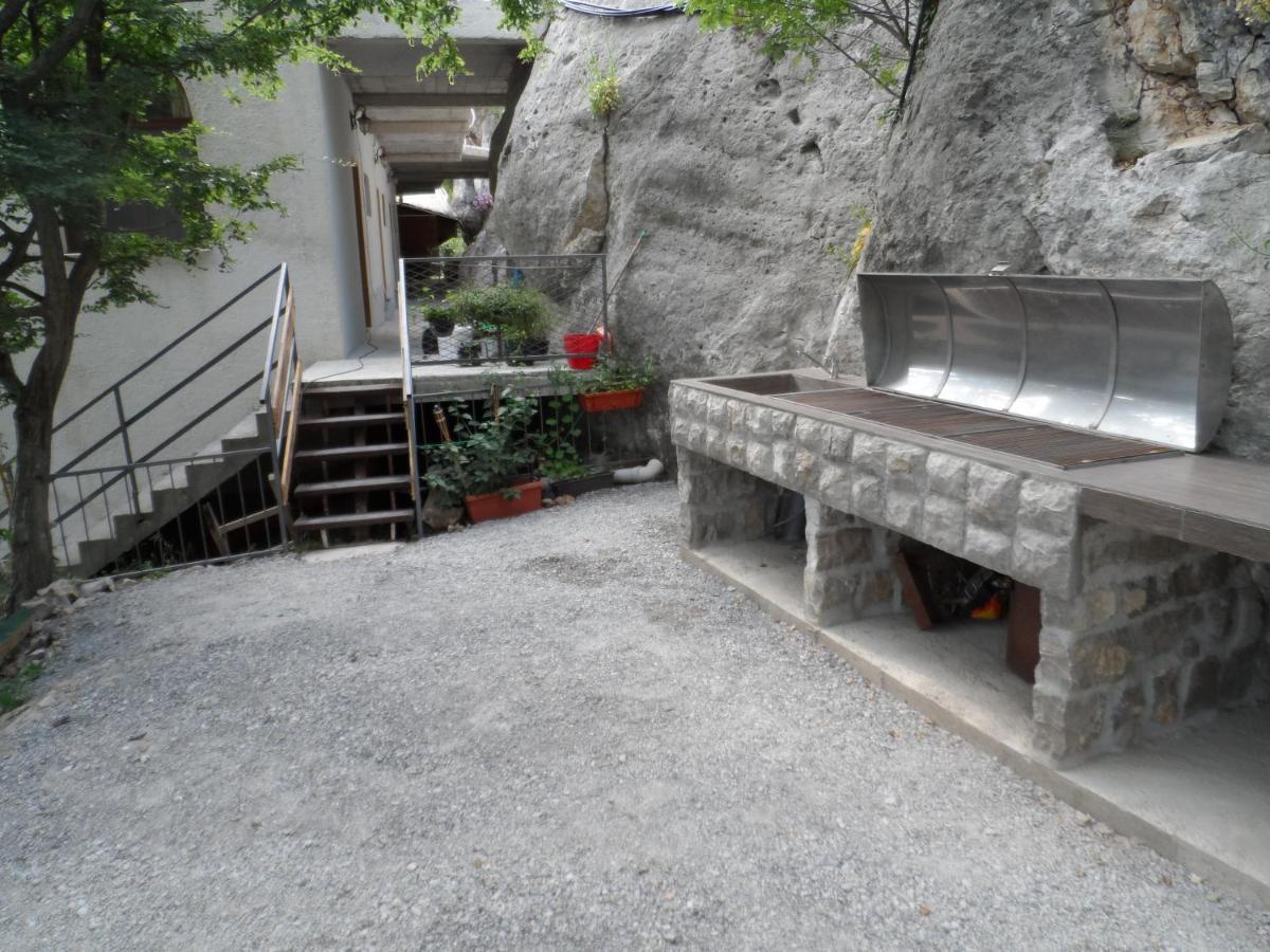 Pataki Studios Petrovac 外观 照片