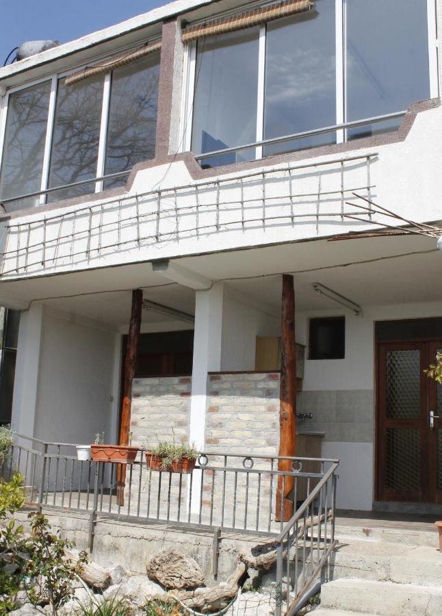 Pataki Studios Petrovac 外观 照片