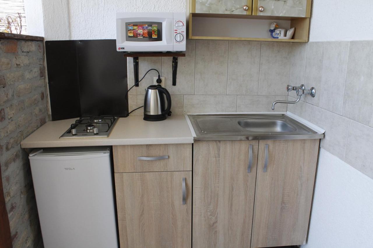 Pataki Studios Petrovac 外观 照片